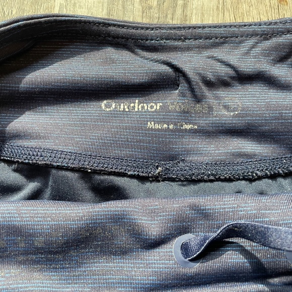 Outdoor Voices Shorts / Small - Picture 2 of 4